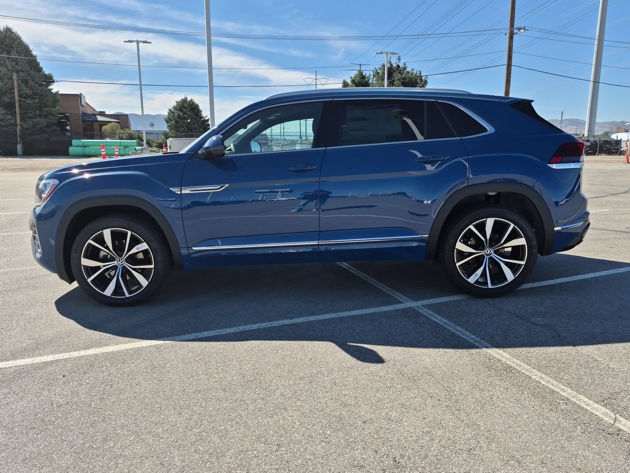 New 2026 Mountain Lake Blue Metallic Volkswagen 2.0T SEL Premium R-Line image 7