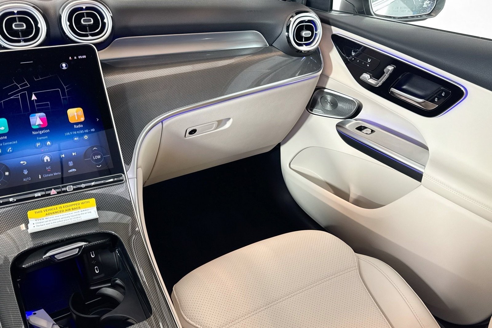 New 2026 Verde Silver Metallic Mercedes-Benz GLC 300 image 21