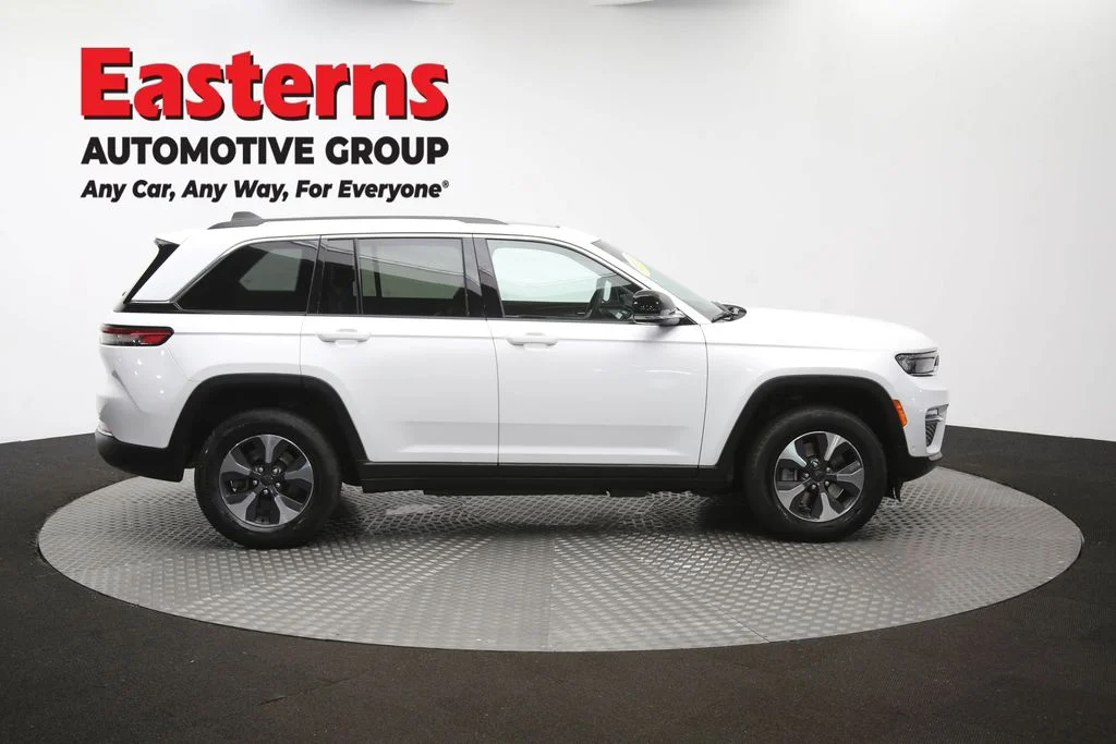 Used 2022 White Jeep 4xe image 49