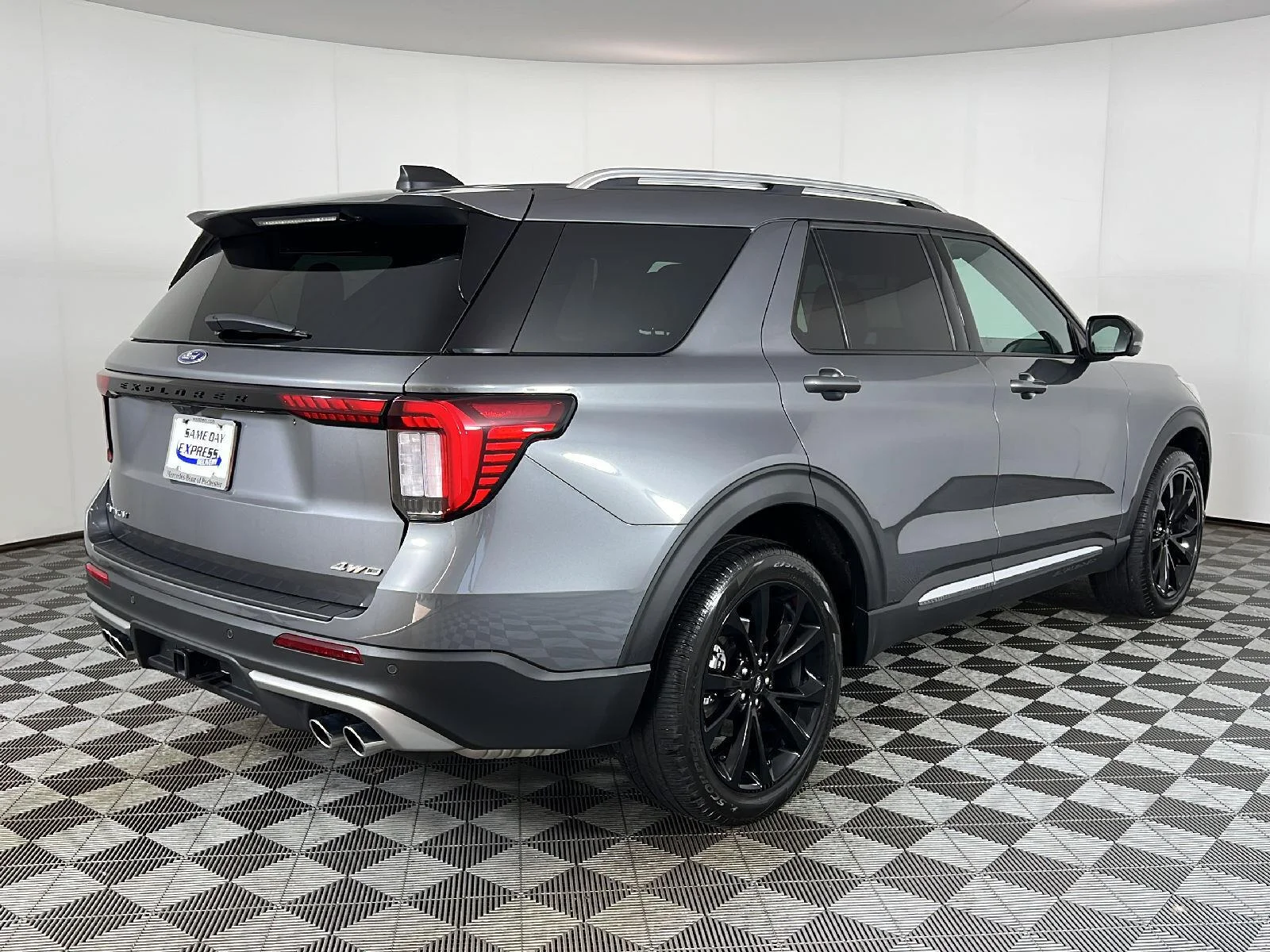 Used 2025 Carbonized Gray Ford Platinum image 24