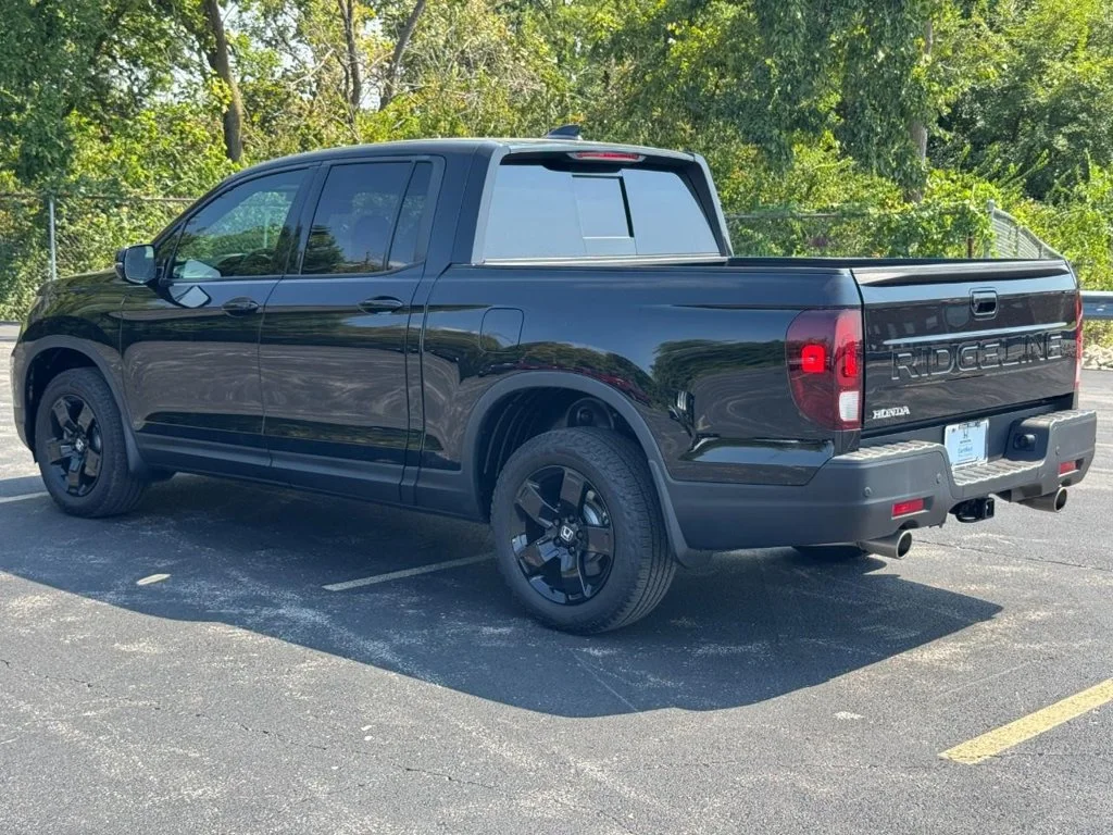 Certified Used 2024 Black Honda Black Edition image 7