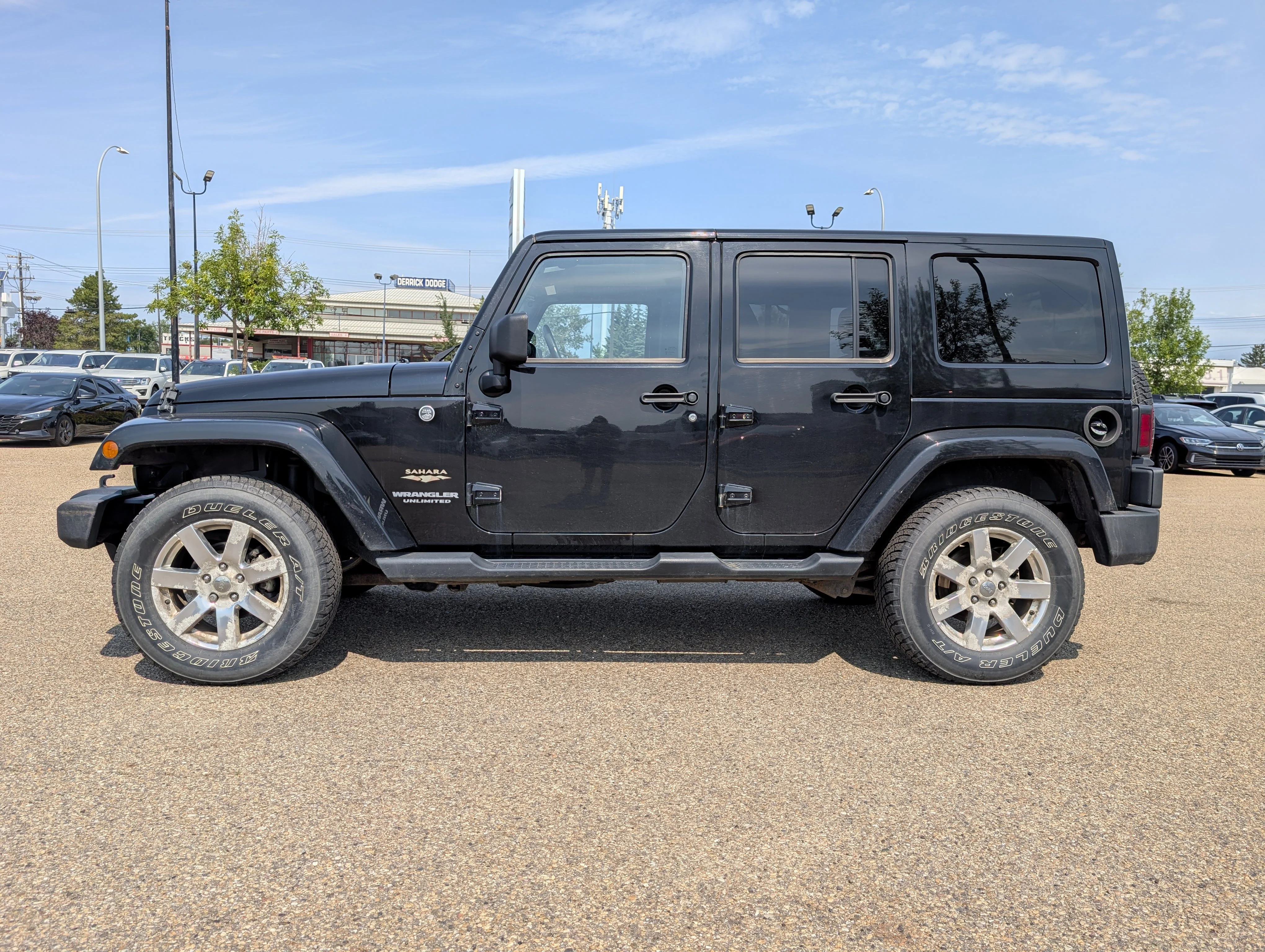 Used 2013 Black Jeep Sahara image 3