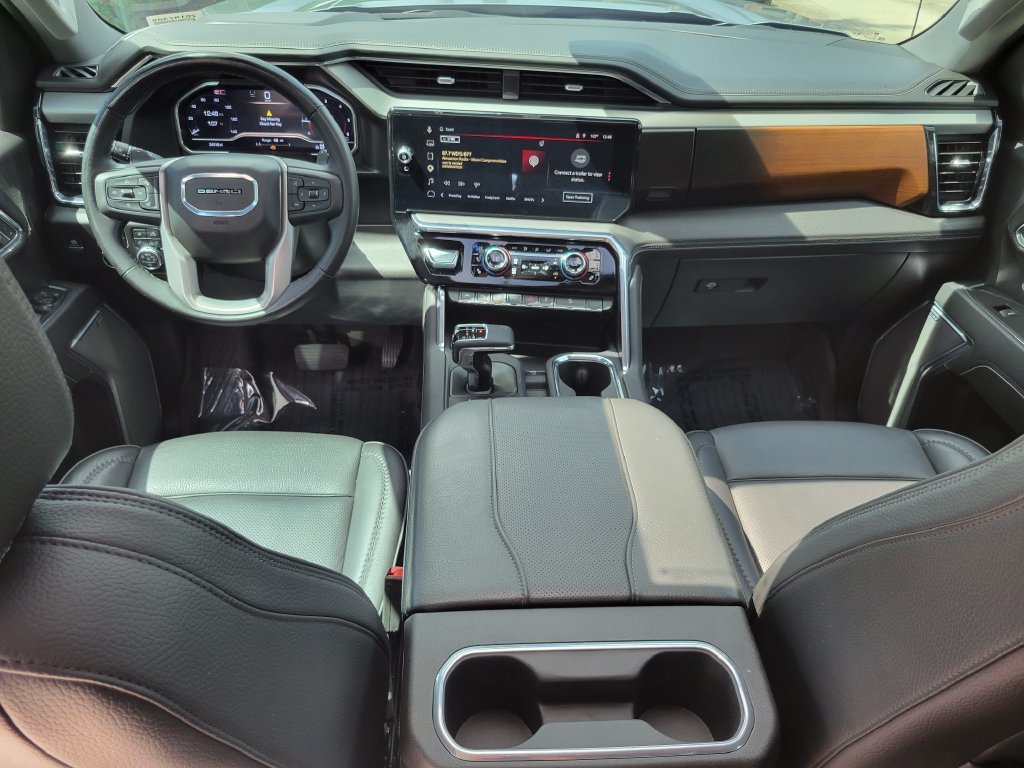 Used 2025 Silver GMC Denali image 9