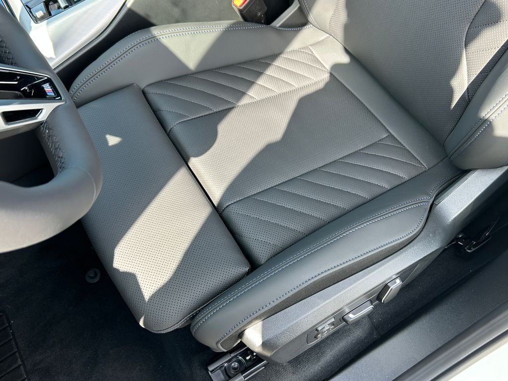 New 2026 Alpine White BMW 30 xDrive image 15
