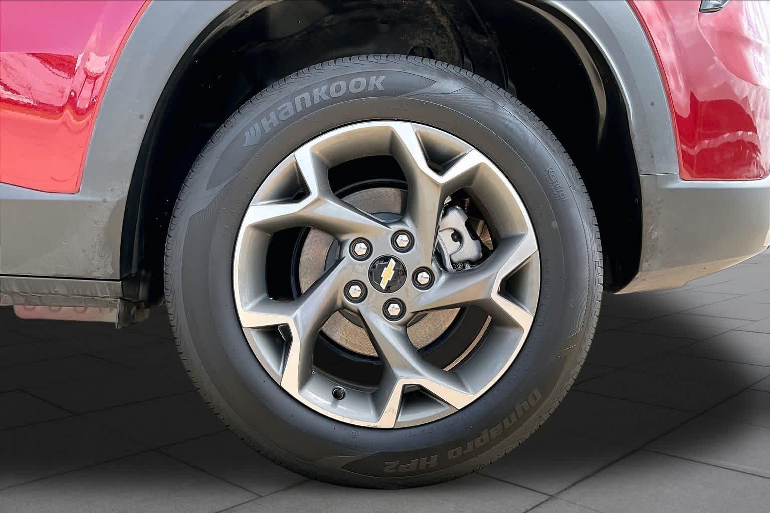 Used 2025 Crimson Metallic Chevrolet LT image 11