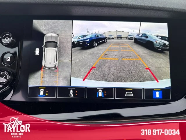 Used 2022 White Buick Avenir image 23