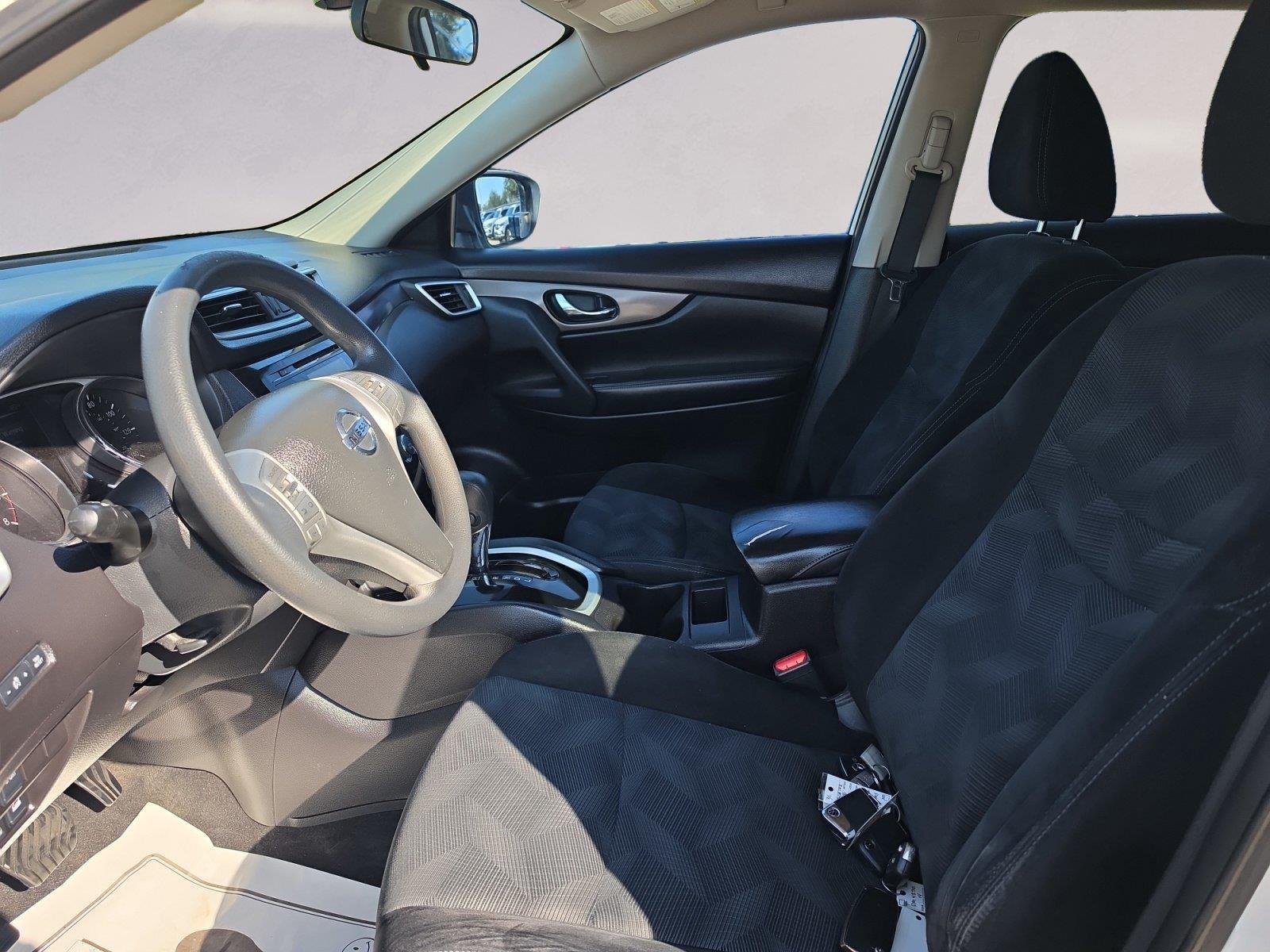 2015 Nissan Rogue SV - Photo 9