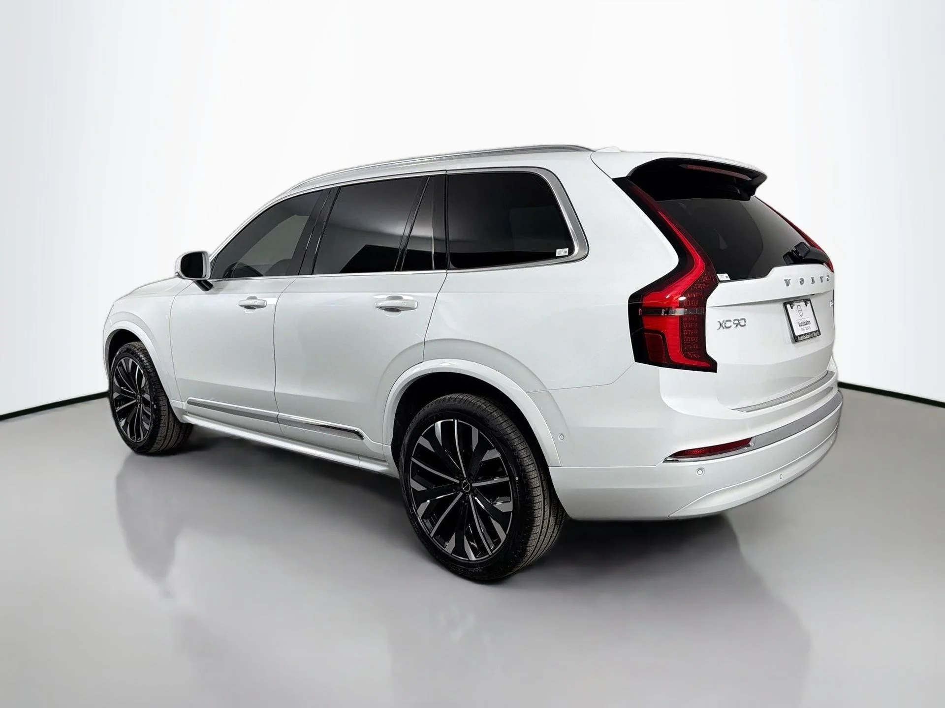 New 2026 Crystal White Volvo Ultra image 7