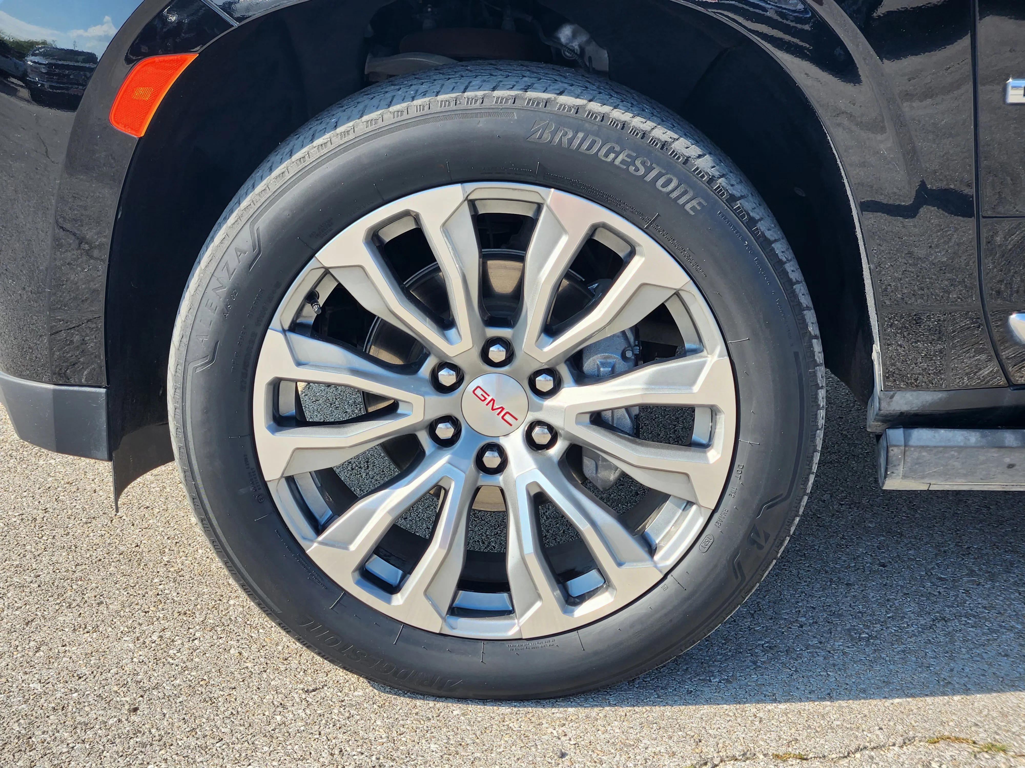 Used 2021 Onyx Black GMC Denali image 10