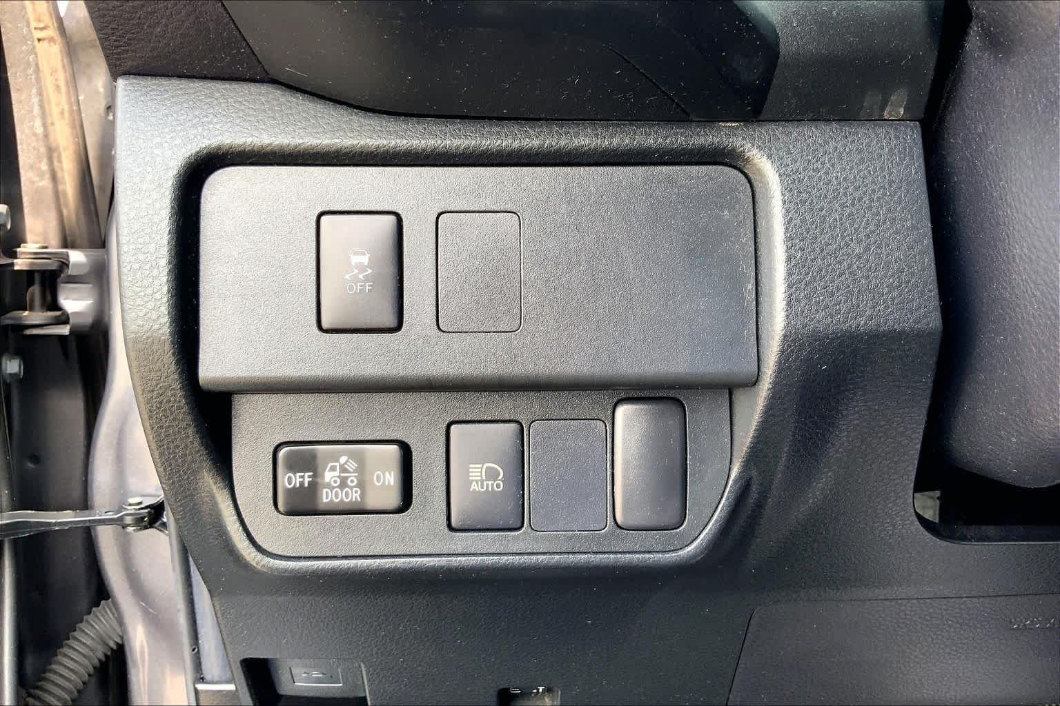 Used 2021 Magnetic Gray Metallic Toyota SR image 33