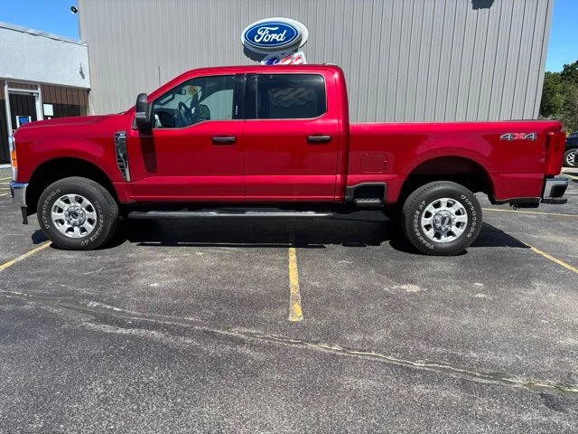 Used 2023 Vermillion Red Ford  image 9