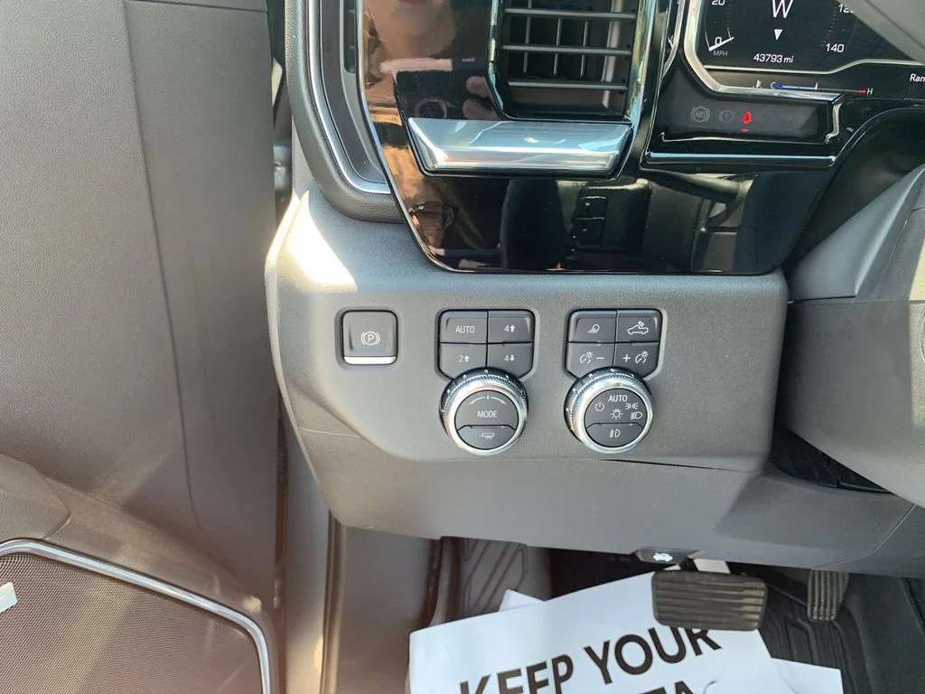 Used 2024 Silver GMC SLT image 28