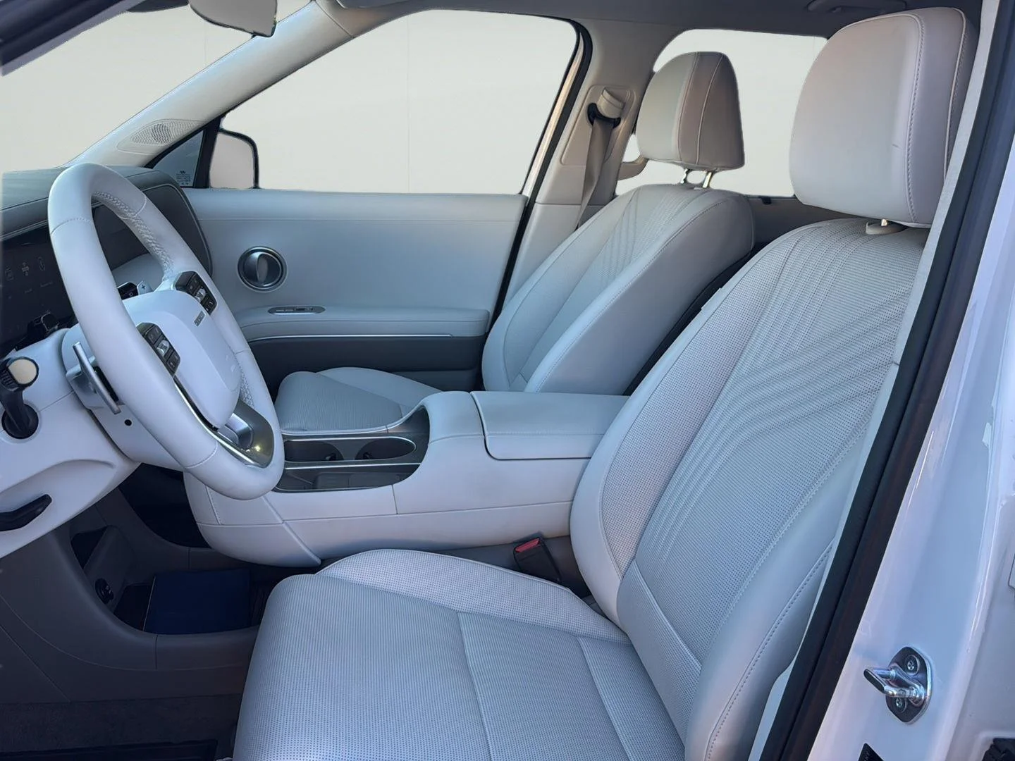 Used 2026 Creamy White Pearl Hyundai SEL Premium 7P image 13