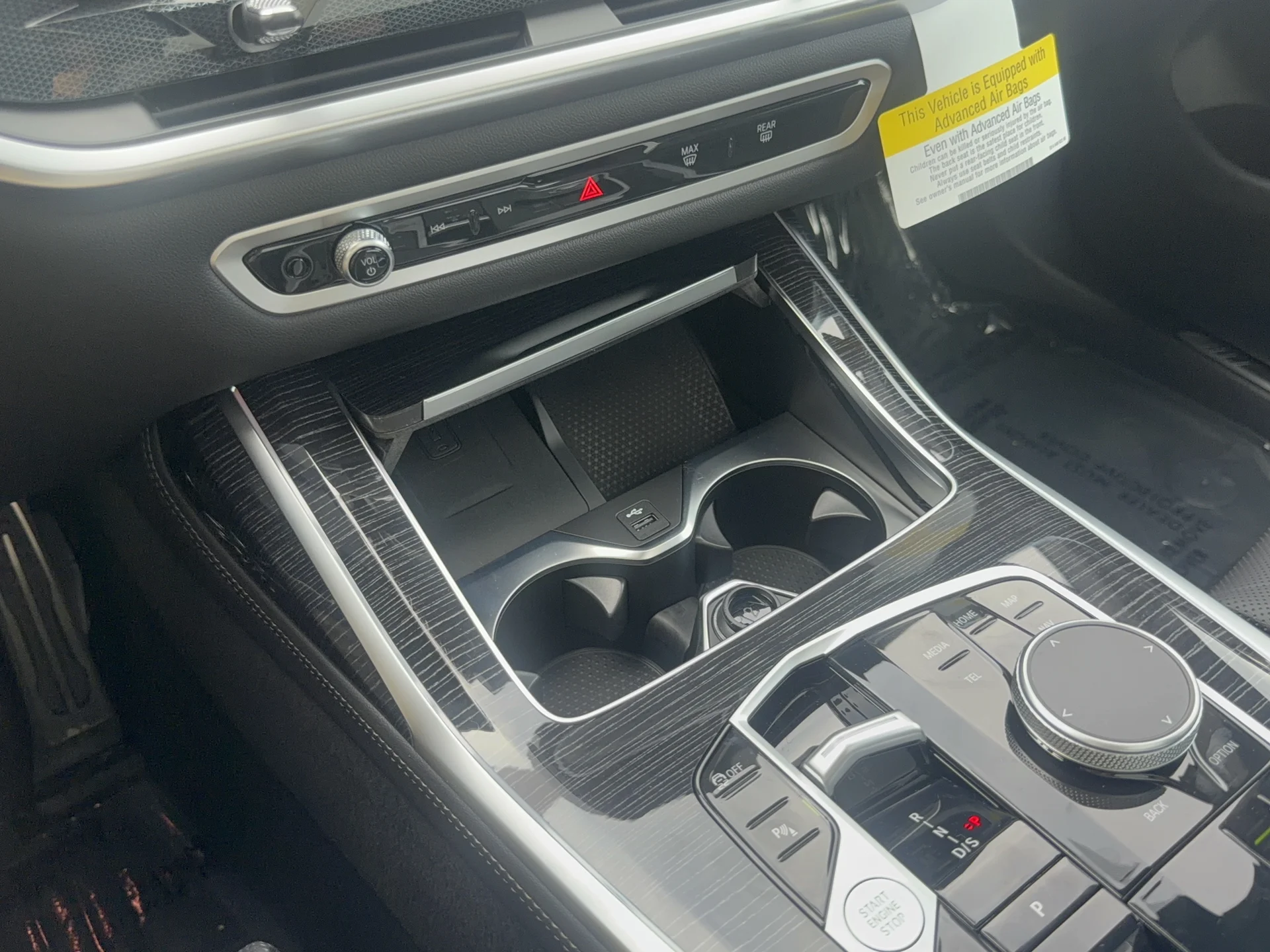 New 2027 Black Sapphire Metallic BMW xDrive40i image 21