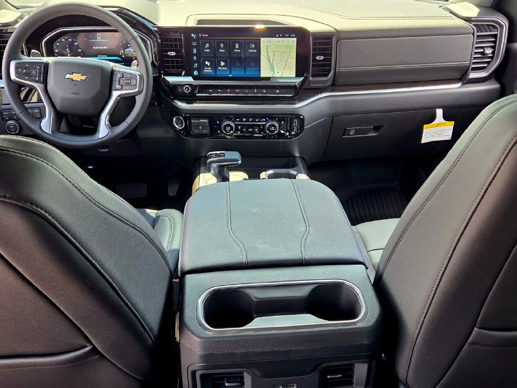New 2026 Summit White Chevrolet LT image 32
