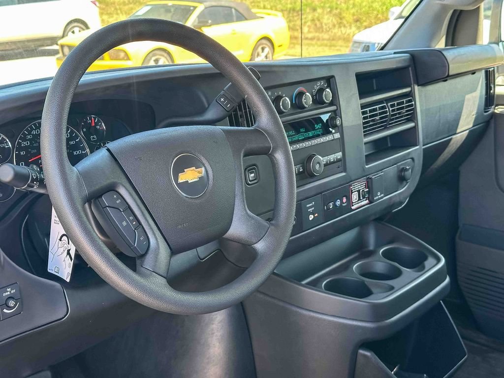2025 Chevrolet Express Cargo Work Van - Photo 13