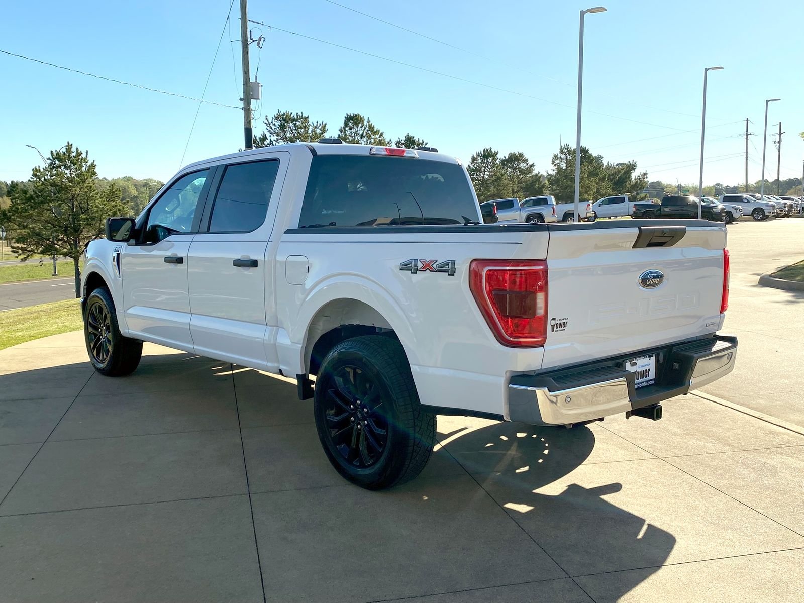 Used 2023 Oxford White Ford XLT image 4