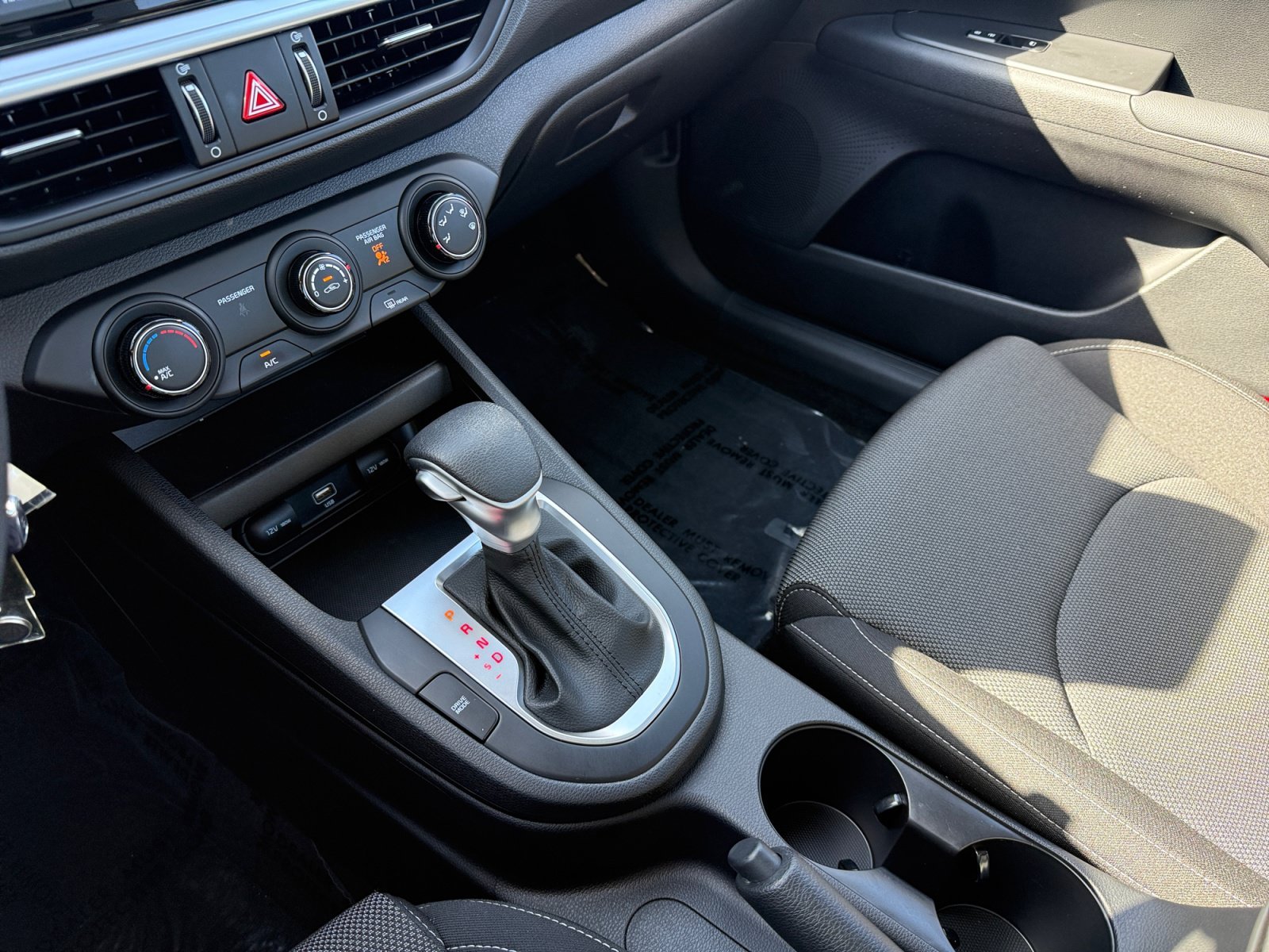 Used 2023 Snow White Pearl Kia LXS image 13