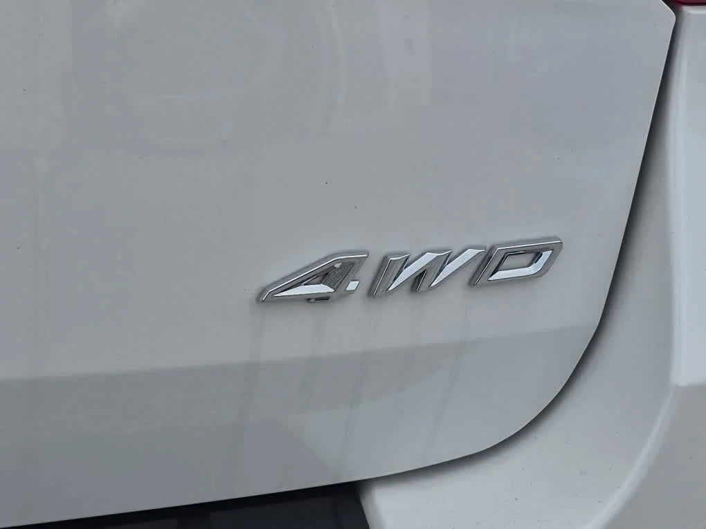 Certified Used 2024 Star White Metallic Tri-Coat Ford XLT image 22