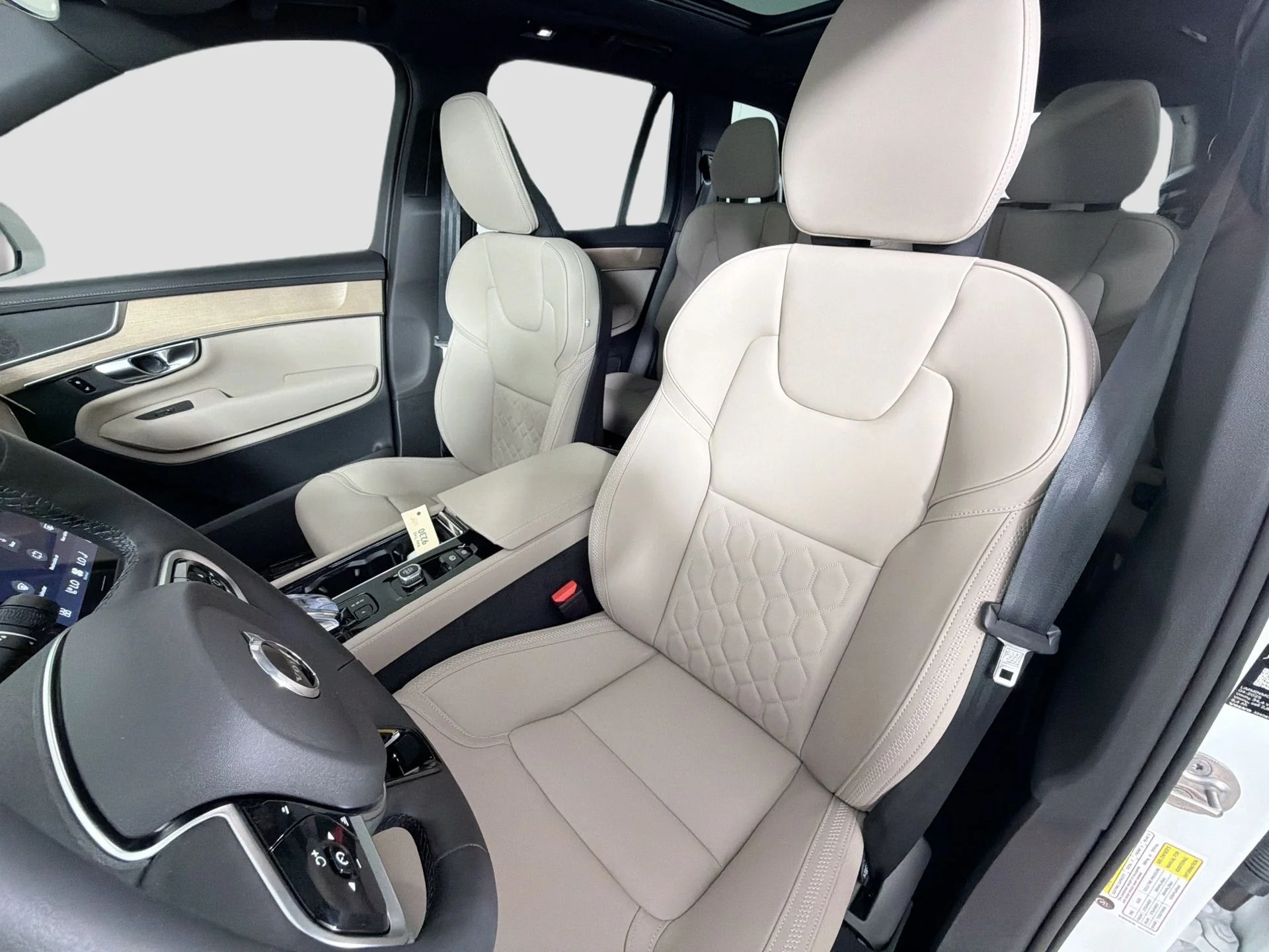 New 2026 Crystal White Volvo Plus image 20