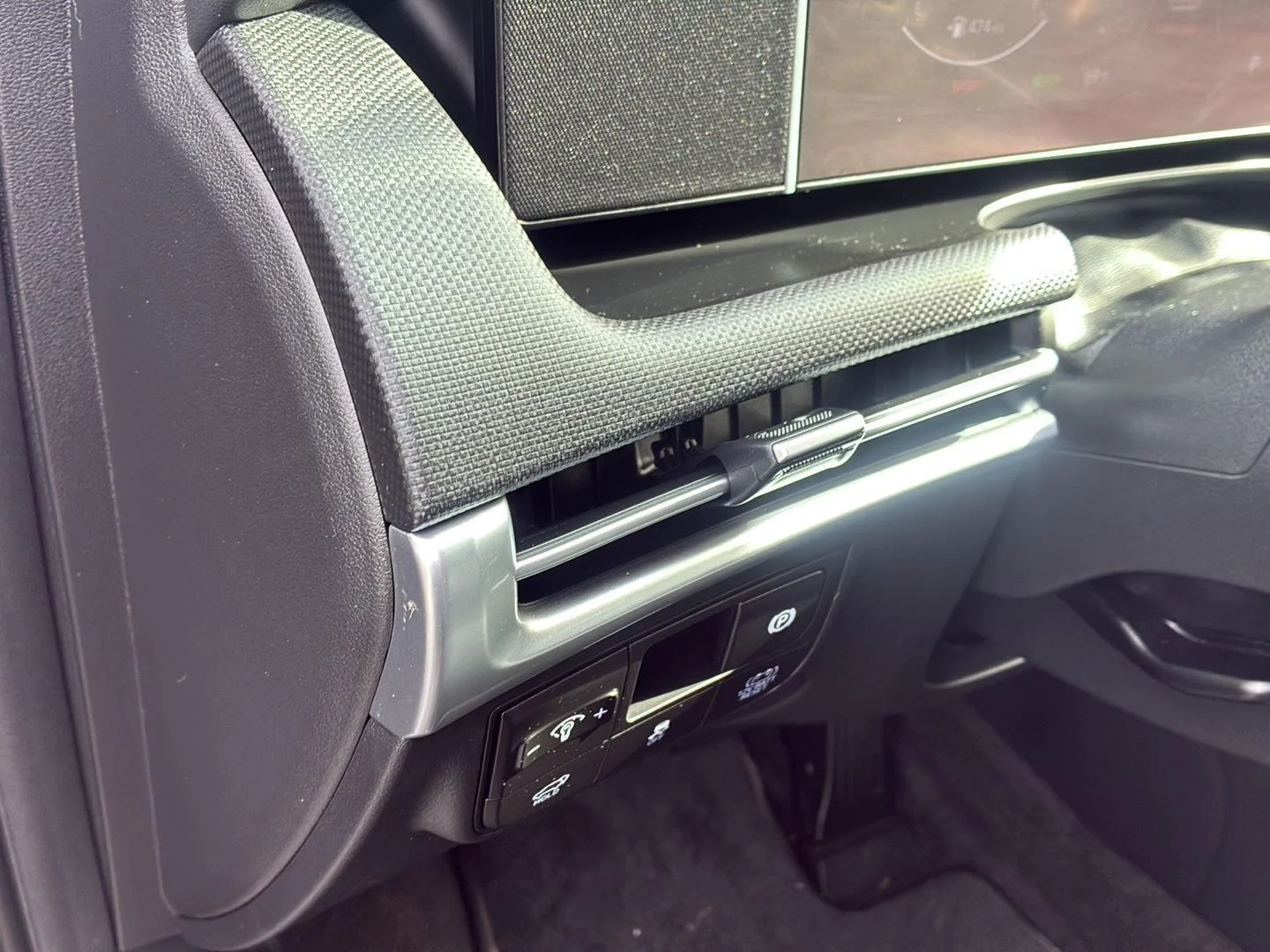 Used 2025 Cashmere Bronze Hyundai SEL Convenience image 27