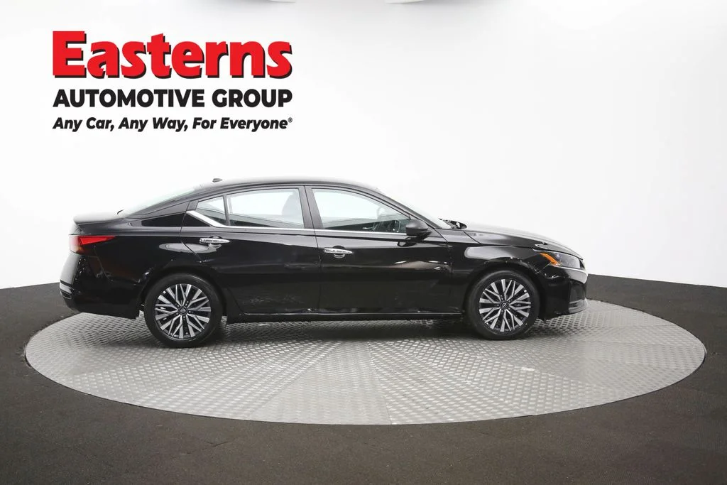 Used 2025 Black Nissan 2.5 SV image 42