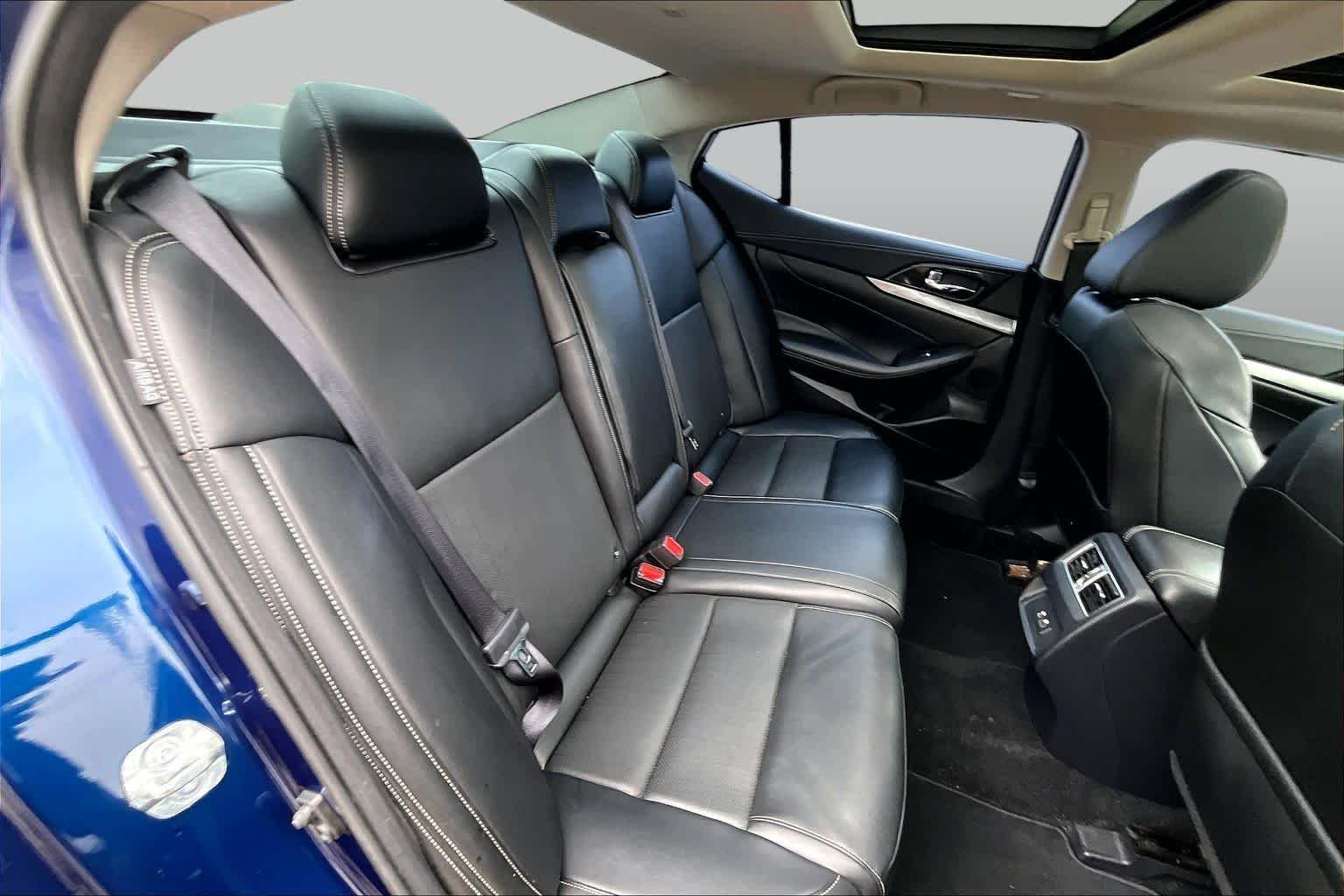 Used 2019 Deep Blue Pearl Nissan SL image 19