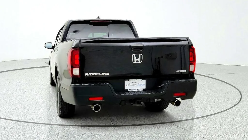 Used 2023 Crystal Black Pearl Honda RTL AWD image 6