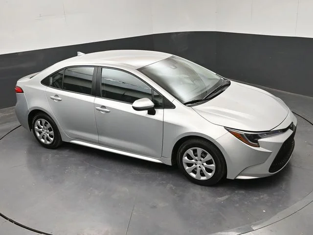 Used 2022 Silver Toyota LE image 25