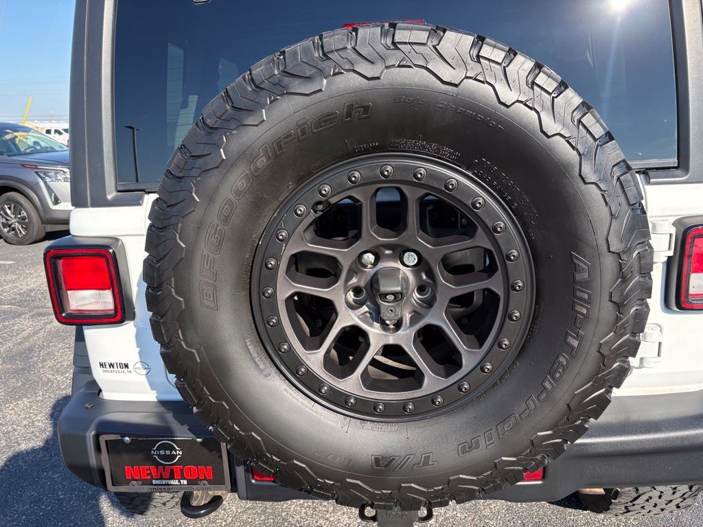 Used 2018 White Jeep Unlimited Sport S image 19
