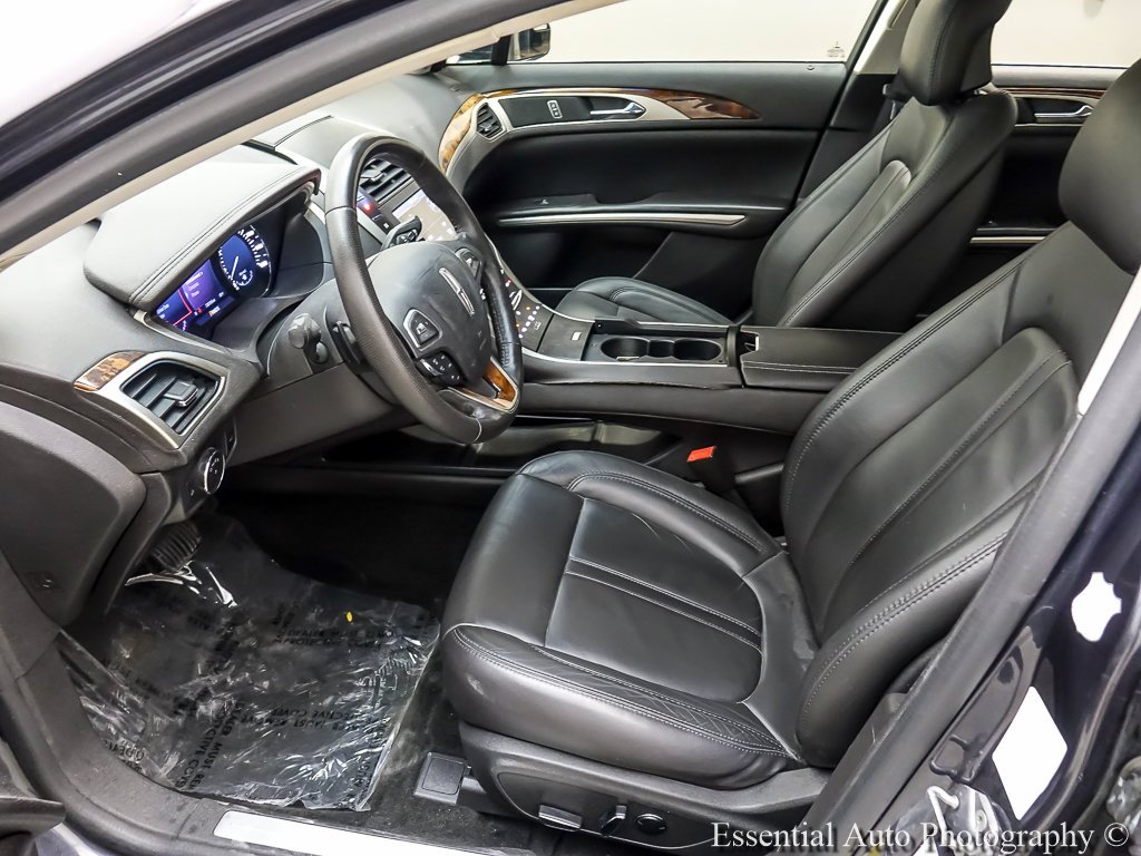 Used 2013 Quartz Metallic Lincoln Base image 9