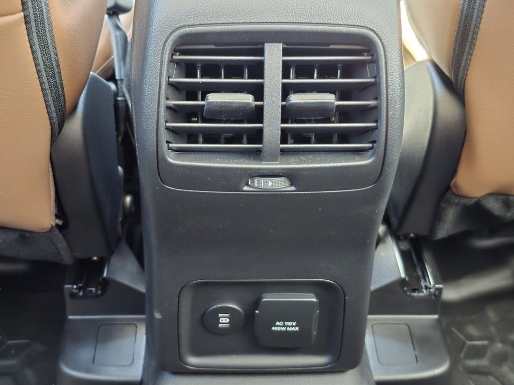New 2026 Velocity Blue Metallic Ford Outer Banks® image 33