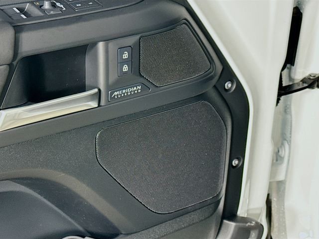 2026 Land Rover Defender X-Dynamic SE - Photo 21