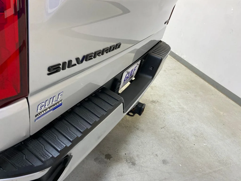 Used 2022 Silver Chevrolet Custom image 18