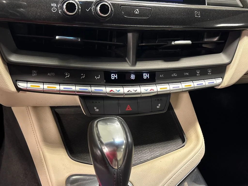 Used 2021 SATIN STEEL METALLIC Cadillac Luxury image 37