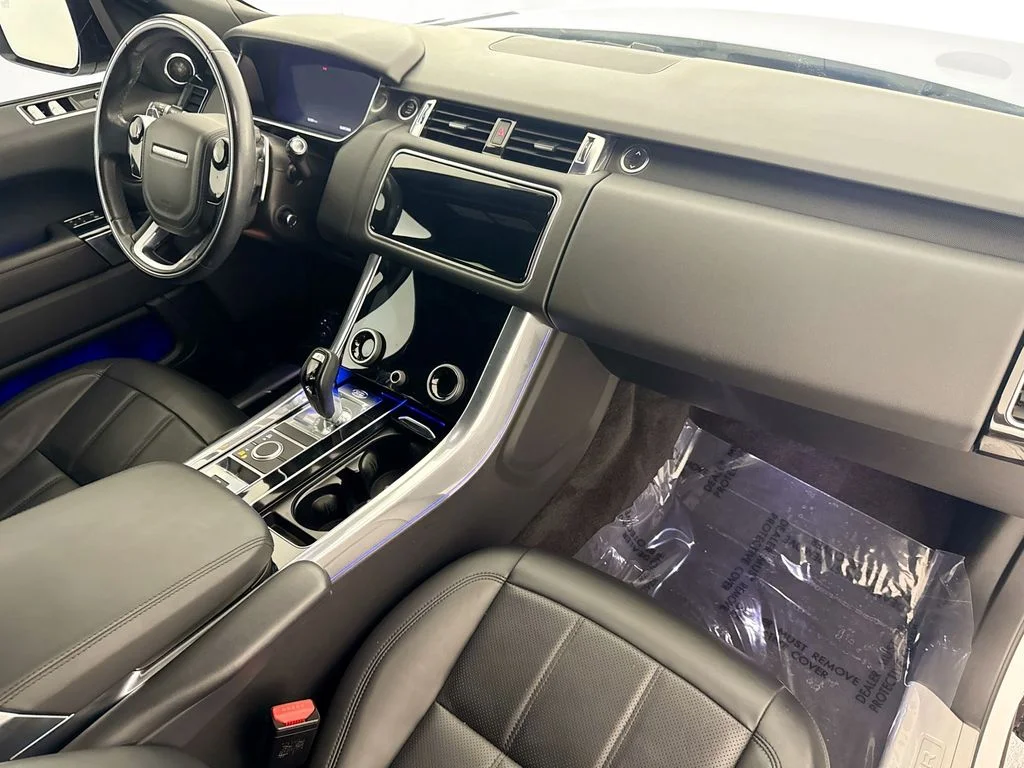 Certified Used 2022 White Land Rover HSE Silver Edition image 30