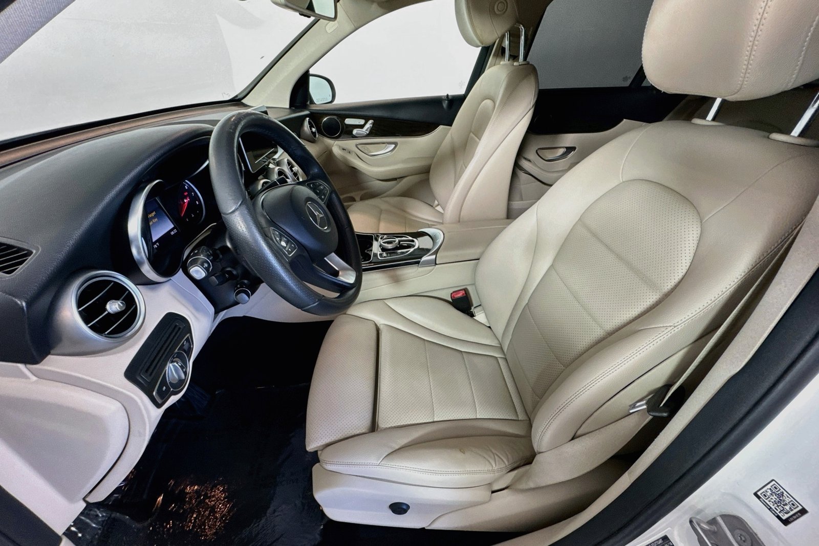 Used 2018 Polar White Mercedes-Benz GLC 300 image 19