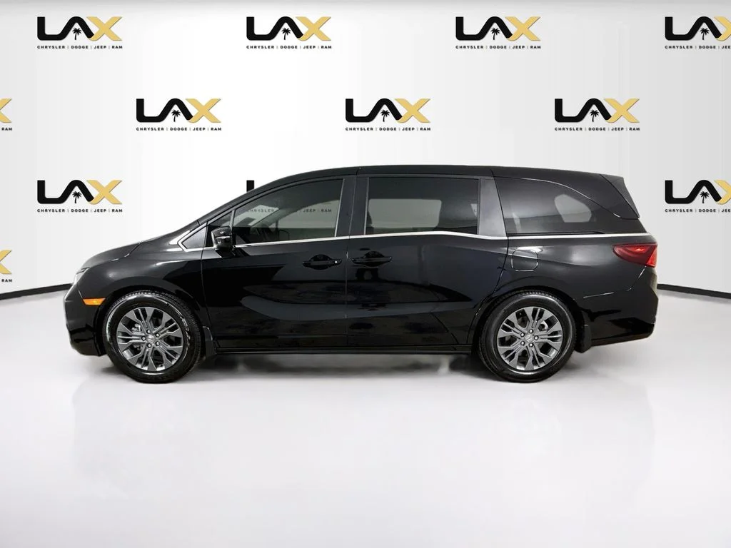 Used 2025 Black Honda Touring image 4