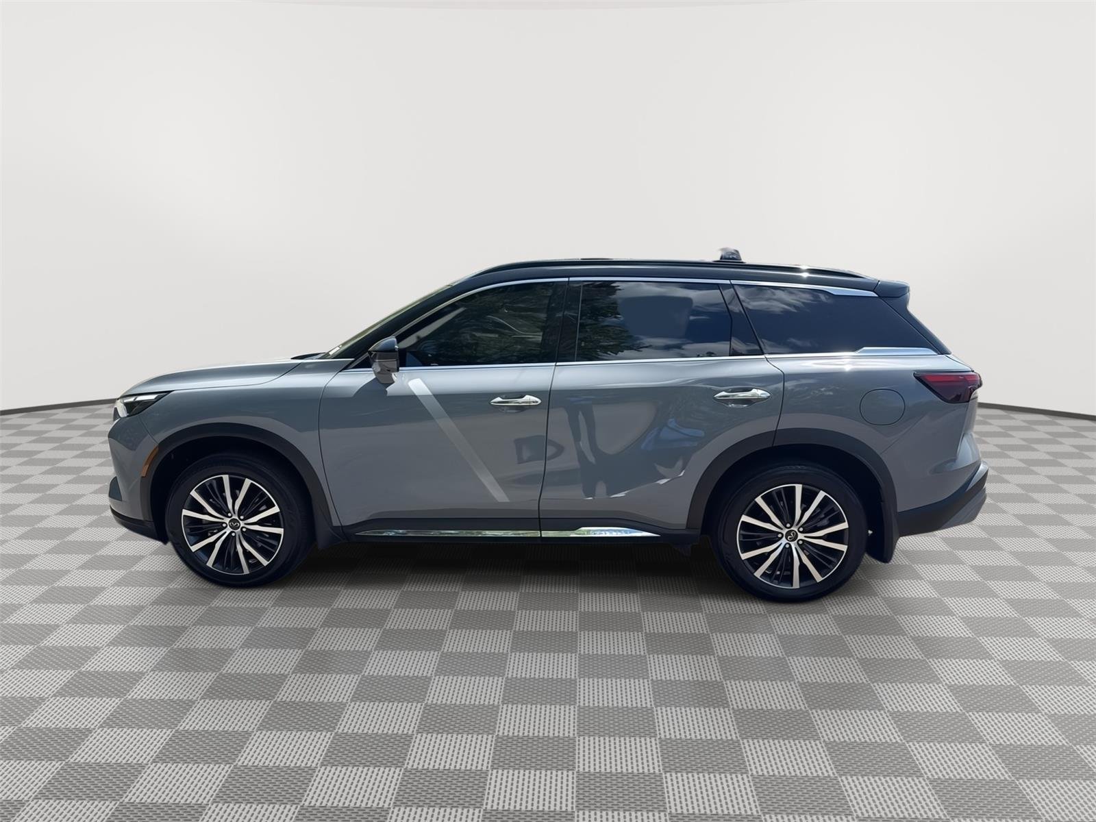 Used 2025 Harbor Gray/Obsidian Black INFINITI AUTOGRAPH image 9