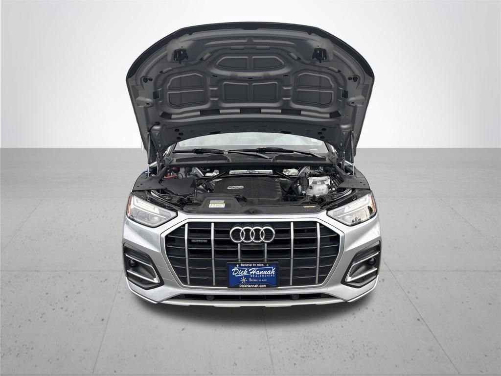 Used 2022 Florett Silver Metallic Audi 40 Premium Plus image 3