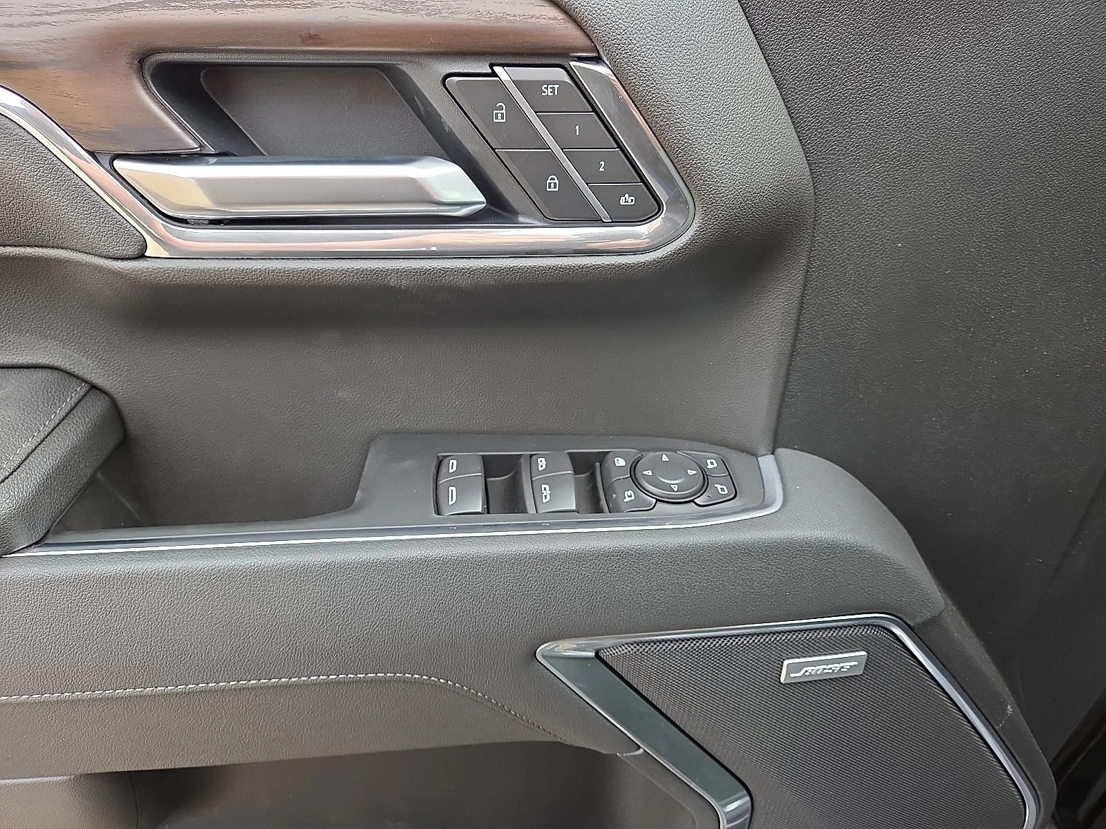 New 2026 Onyx Black GMC SLT image 11