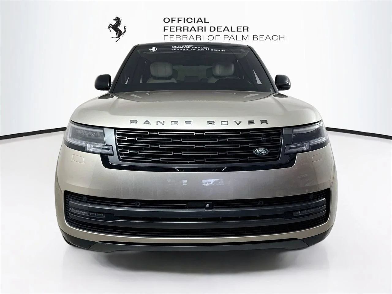 Used 2024 Batumi Gold Premium Metallic Land Rover Autobiography image 2