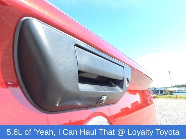 Used 2017 Red Nissan SL image 19