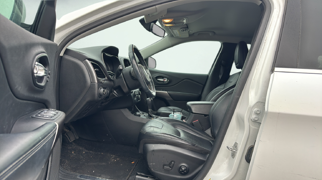 Used 2019 White Jeep Limited image 16