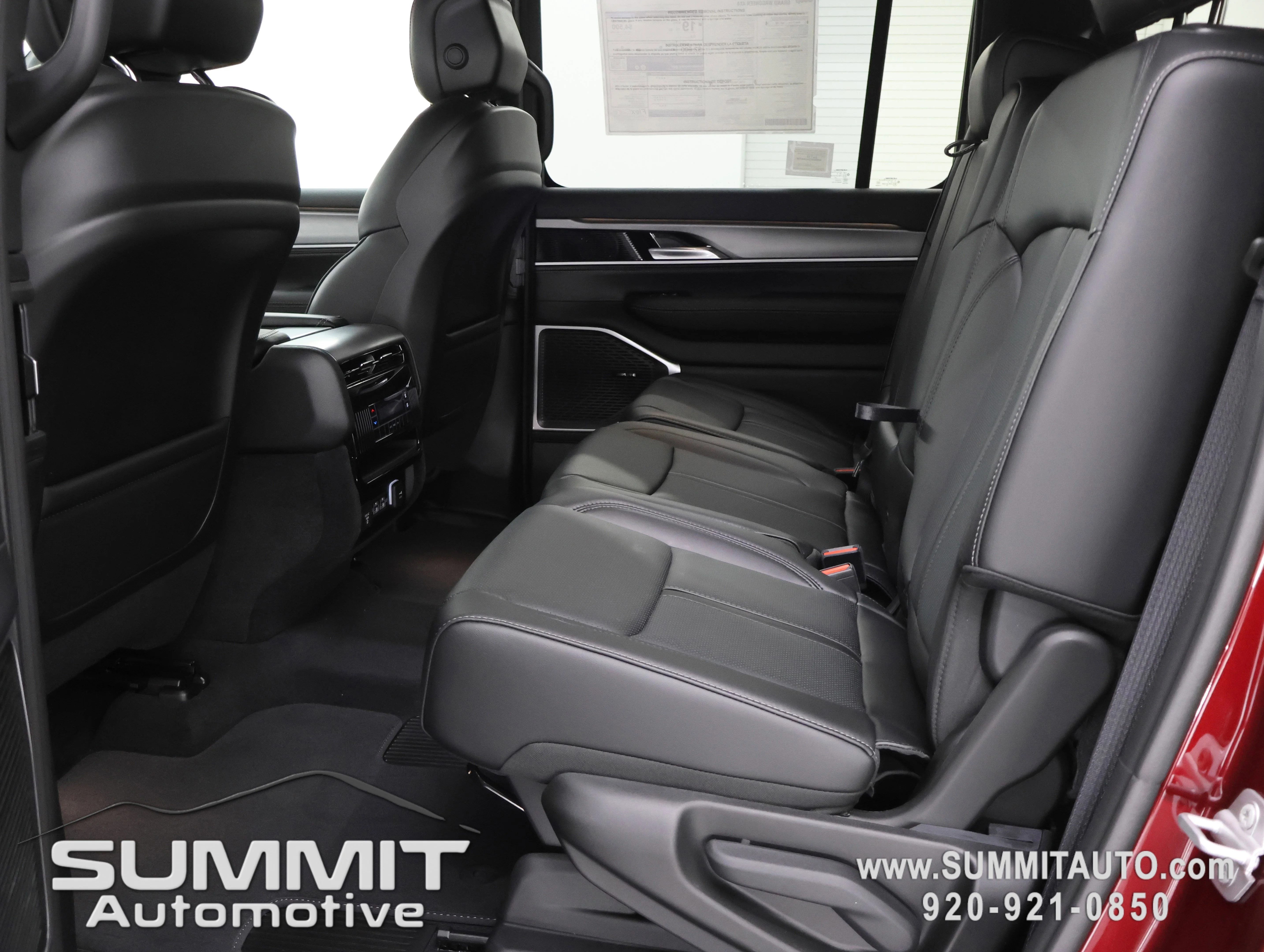 New 2026 Velvet Red Pearl-Coat Exterior Paint Jeep  image 8