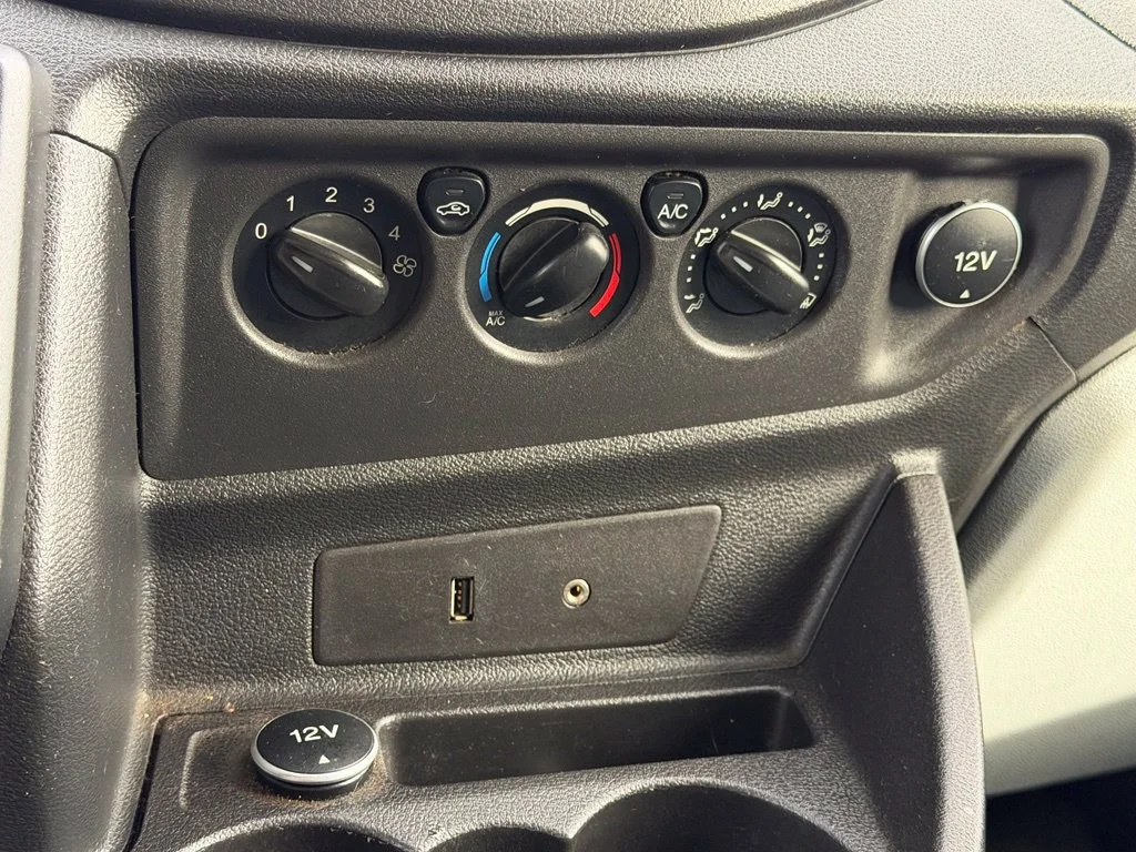 Used 2015 Red Ford Base image 28