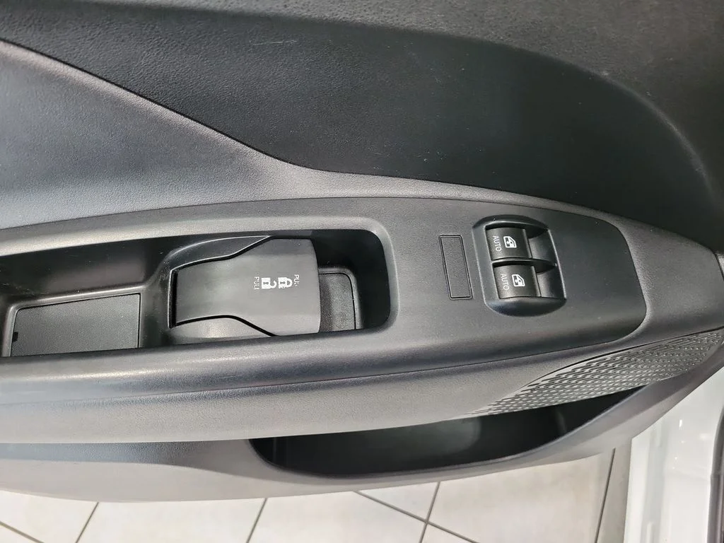 Used 2022 White Ram Base image 22
