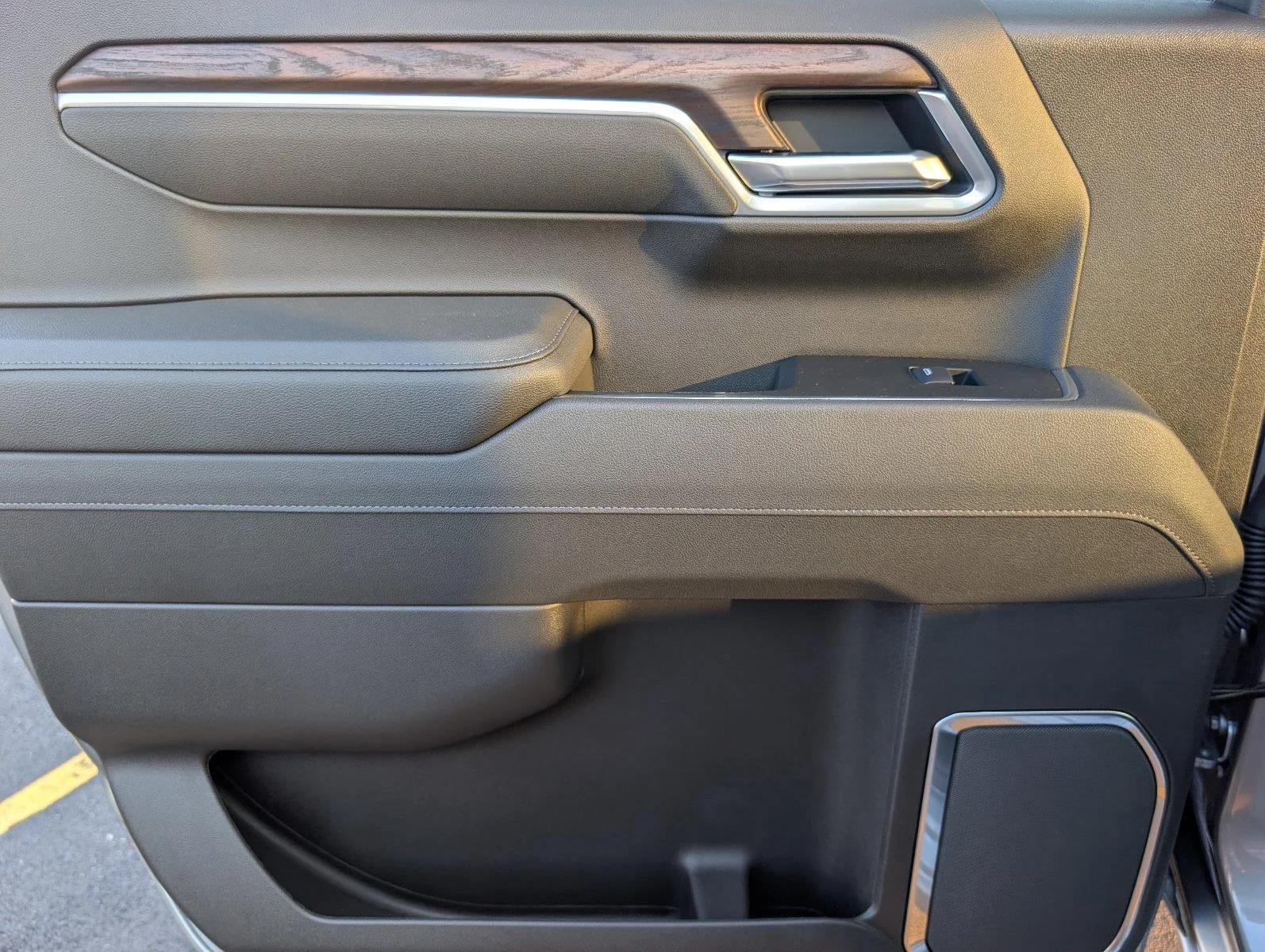 New 2026 Sterling Metallic GMC SLT image 36