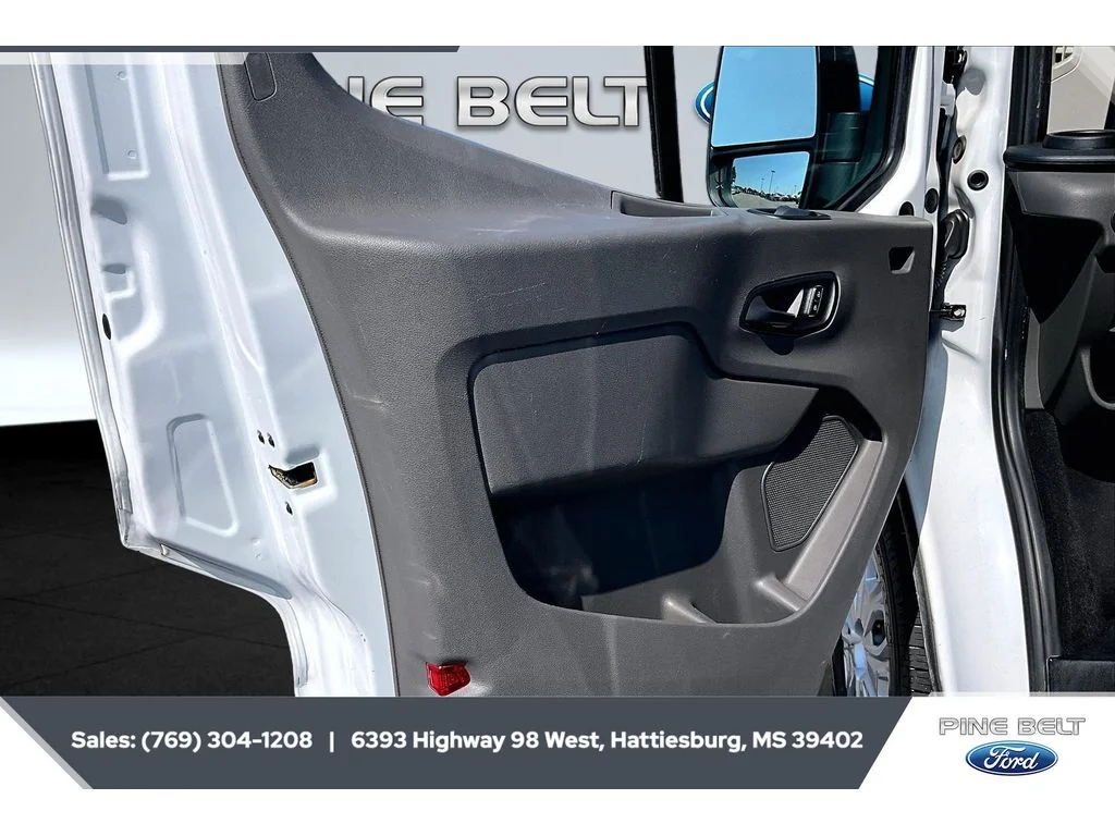 Used 2023 Oxford White Ford XLT image 17