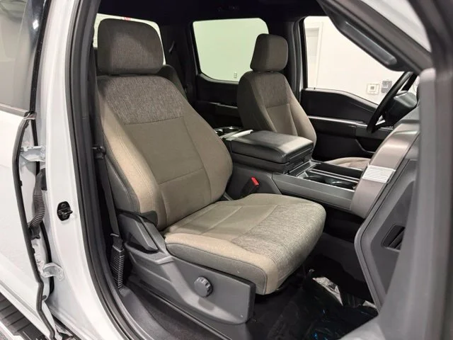 Used 2024 White Ford XLT image 30